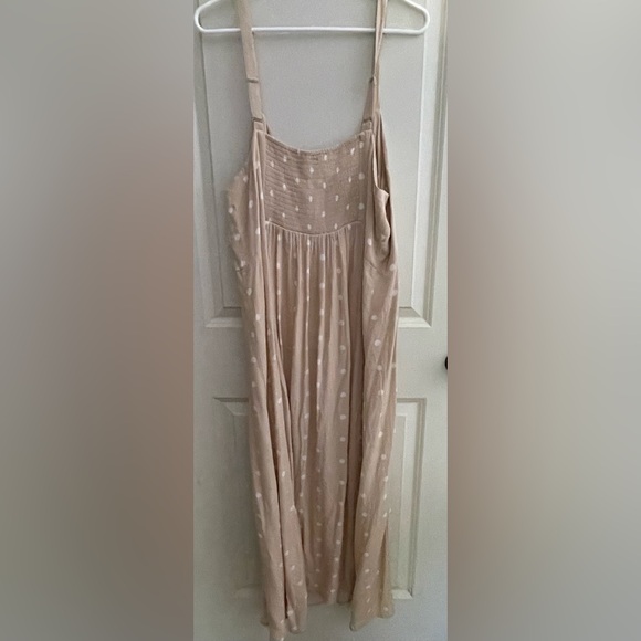 Old Navy Polka Dot Maxi Dress Womens Beige White Smocked Side Slit Slip Size XXL - Picture 3 of 7
